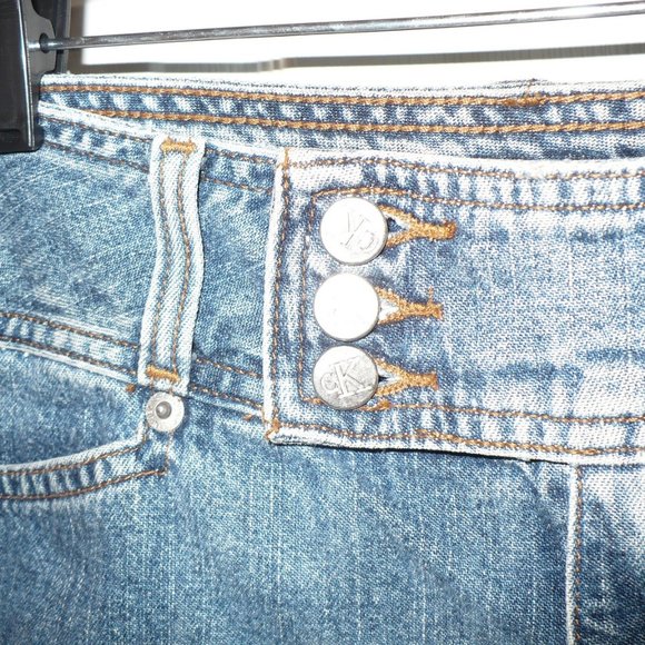 Calvin Klein Denim Shorts Wide Waist Size 7 Sexy - Picture 3 of 5